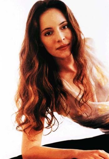 madeleine_stowe_3.jpg