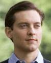 The details. Tobey Maguire se fija en Los detalles The details. Tobey Maguire se fija en Los detalles